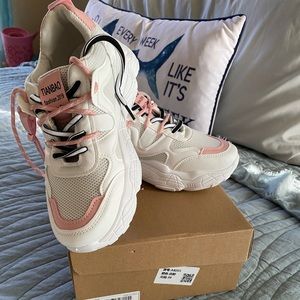 Chunky Fashion Sneakers 🚨 NEW 🚨